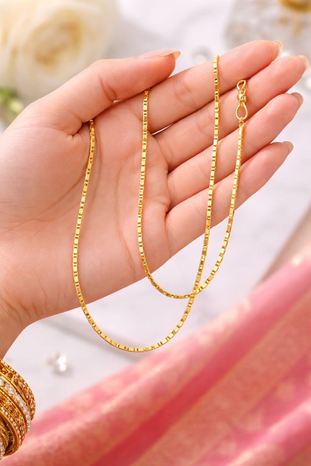 Premium Gold Finish Chain Necklace – Modern Simple Jewelry