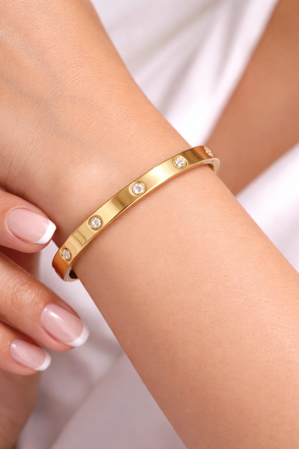 Luxury Gold Plated Screw Design Bracelet with Zircon Stones for Women