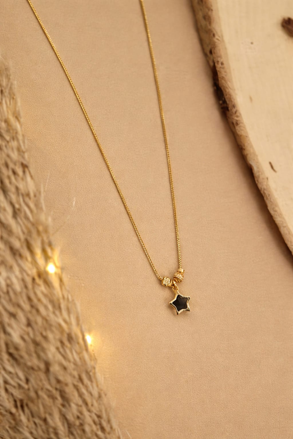 Stylish Gold Star Pendant Necklace – Elegant Jewelry for Women