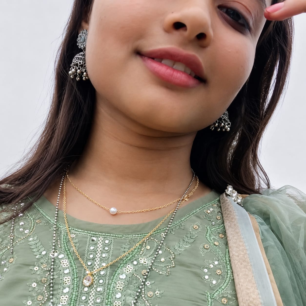 Pearl Glow Layered Pendant Necklace